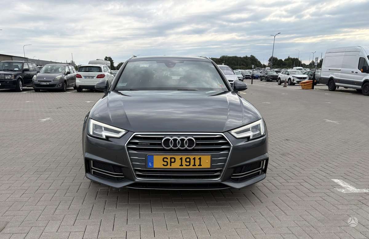 Audi A4 - 1