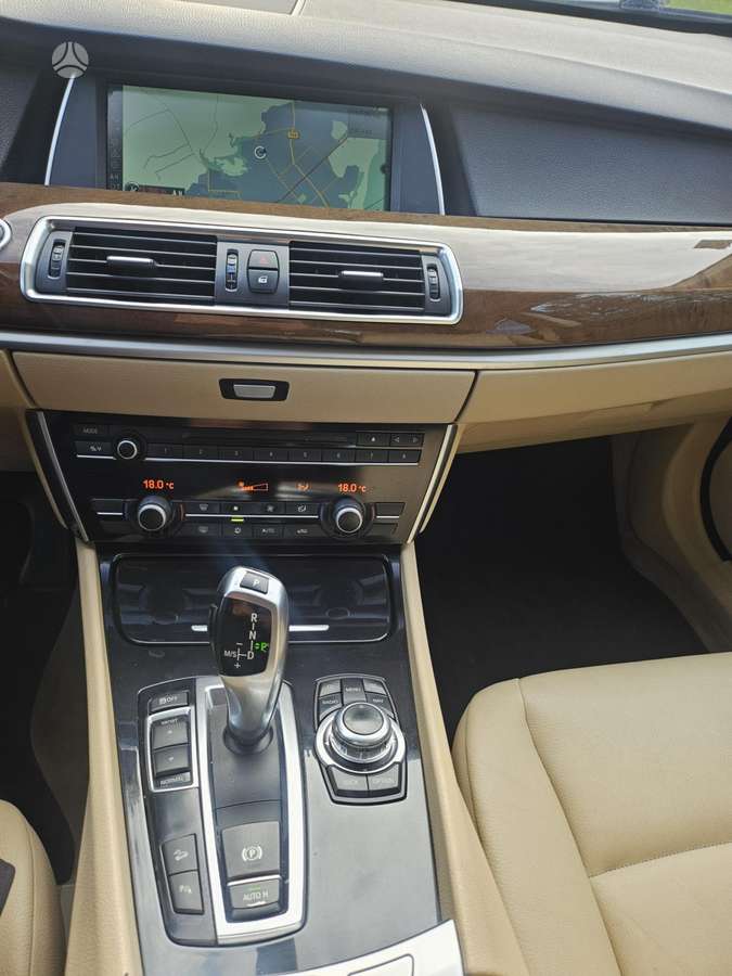 BMW 530 Gran Turismo - 12