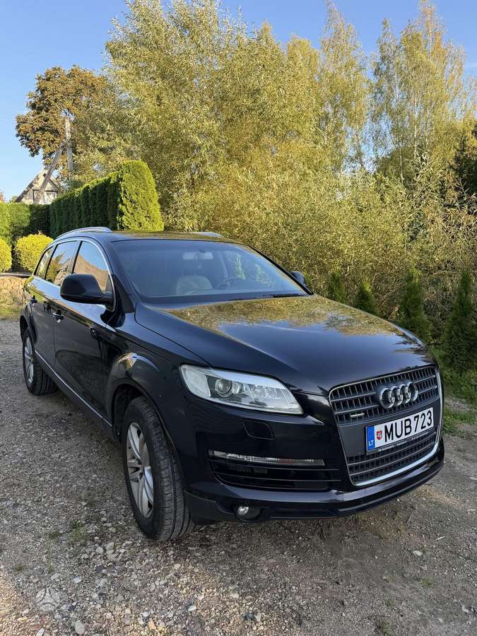 Audi Q7 - 1