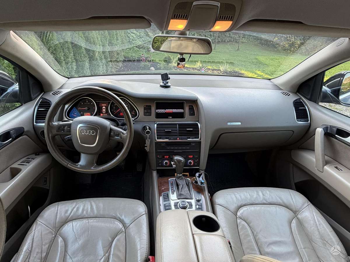 Audi Q7 - 10