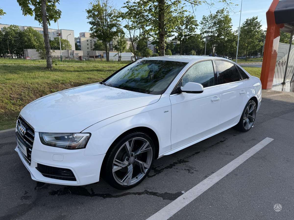 Audi A4 - 1