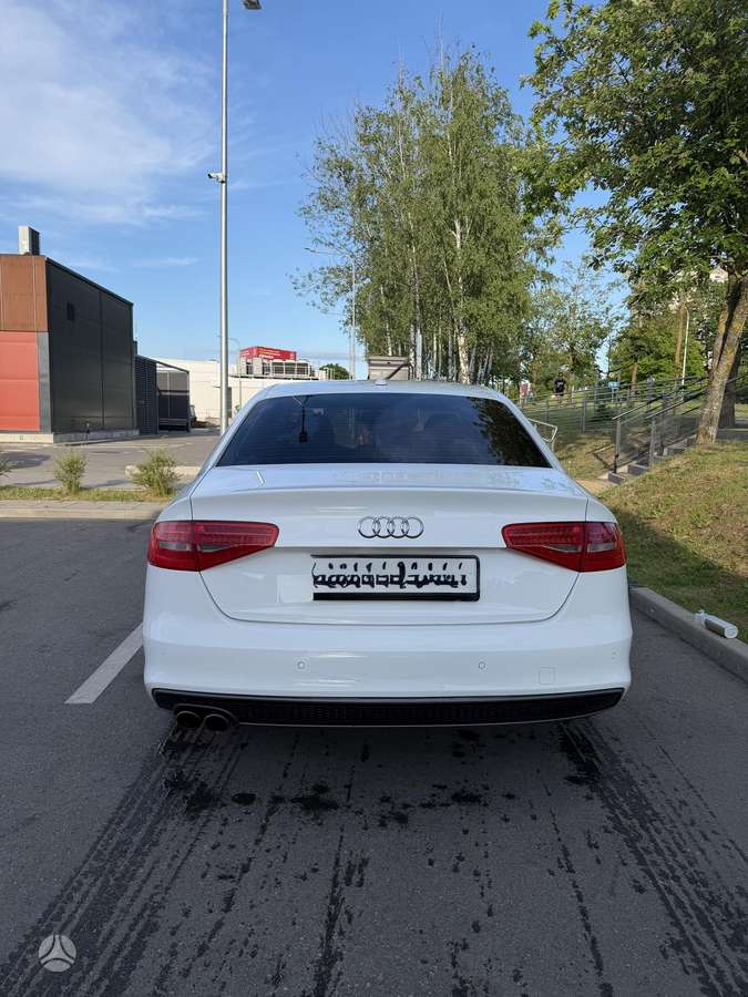Audi A4 - 4