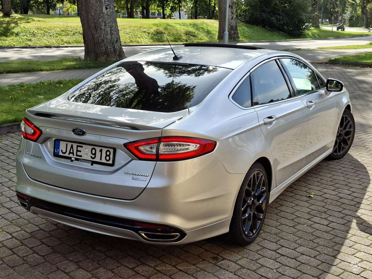 Ford Fusion - 4