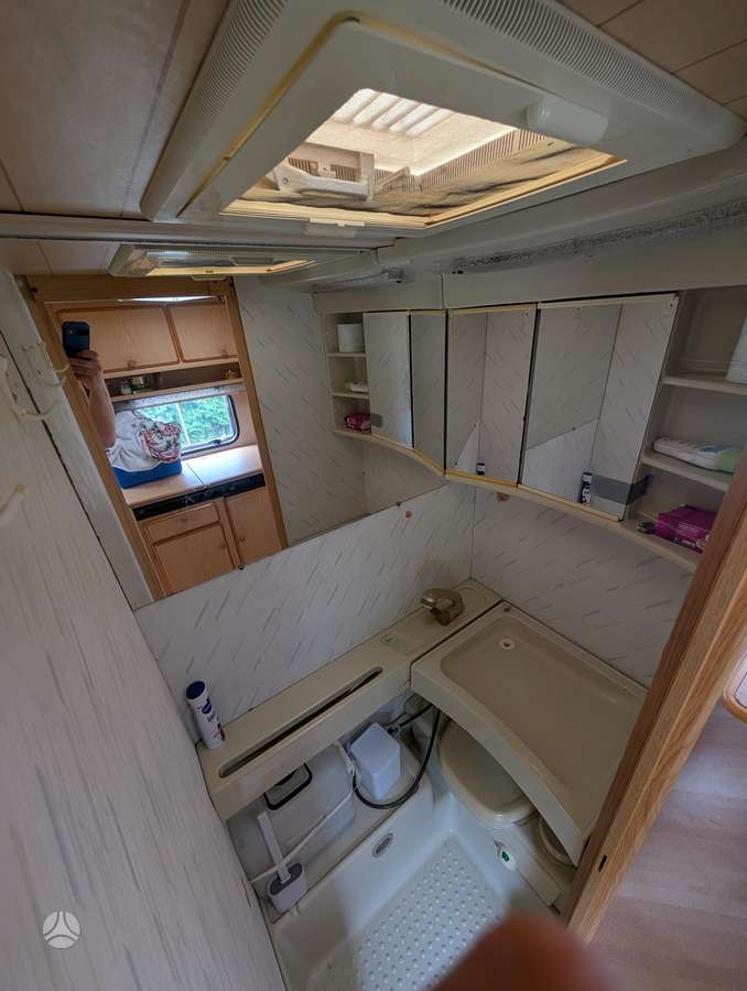 Knaus Sudwind 485, prikabinami nameliai