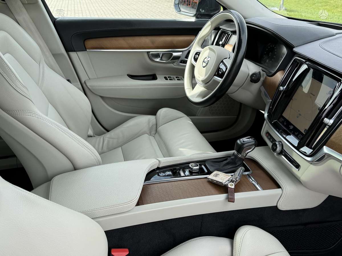 Volvo V90 - 2