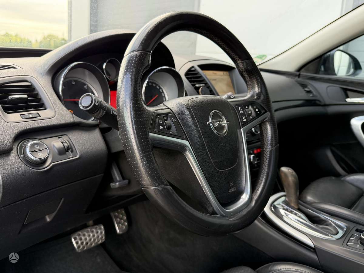Opel Insignia - 12