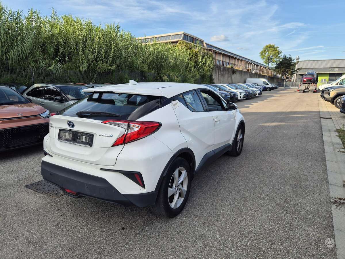Toyota C-HR - 4
