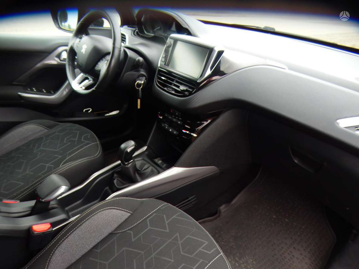 Peugeot 2008 - 6