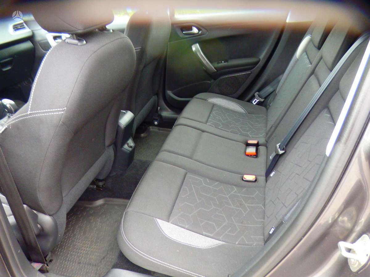 Peugeot 2008 - 12