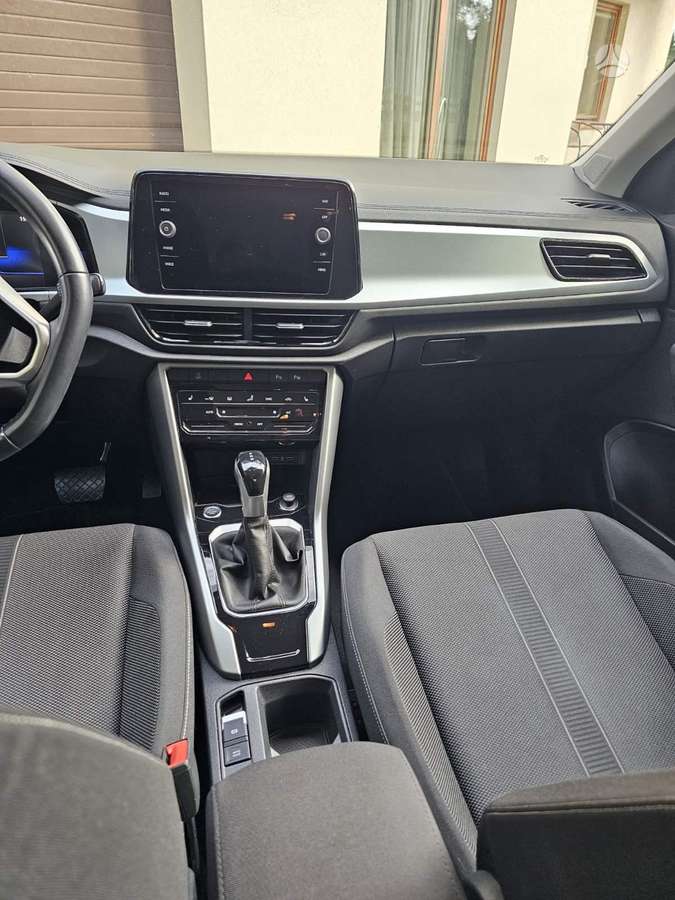 Volkswagen T-Roc - 9