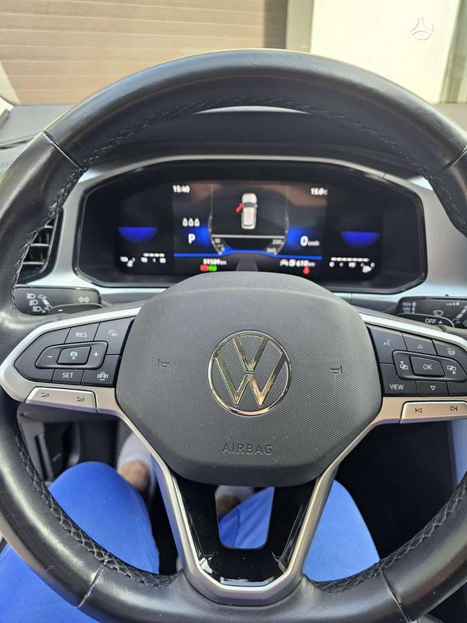 Volkswagen T-Roc - 8