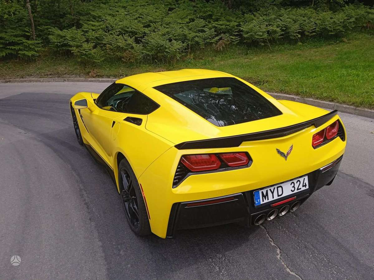 Chevrolet Corvette - 2