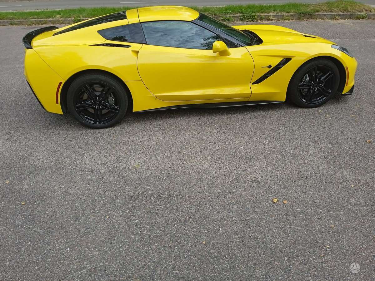 Chevrolet Corvette - 5