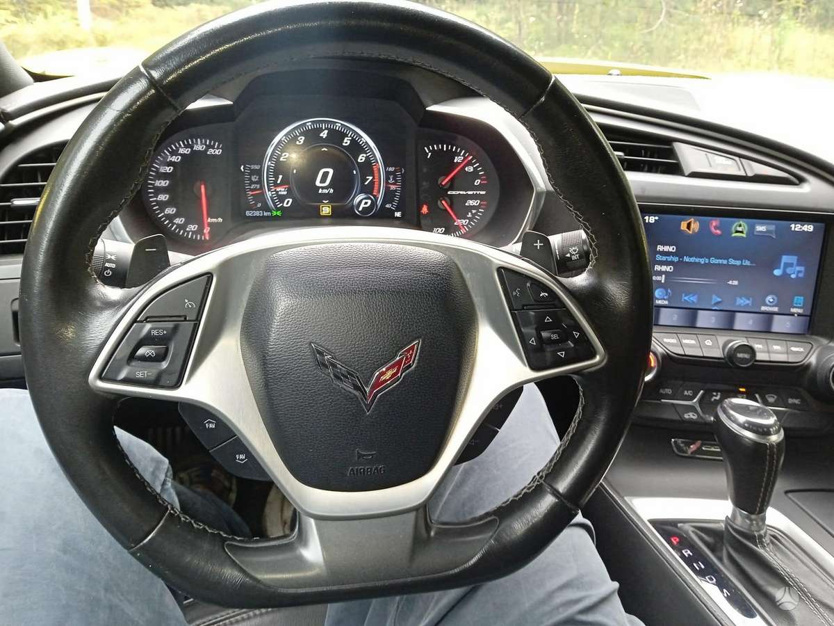 Chevrolet Corvette - 6