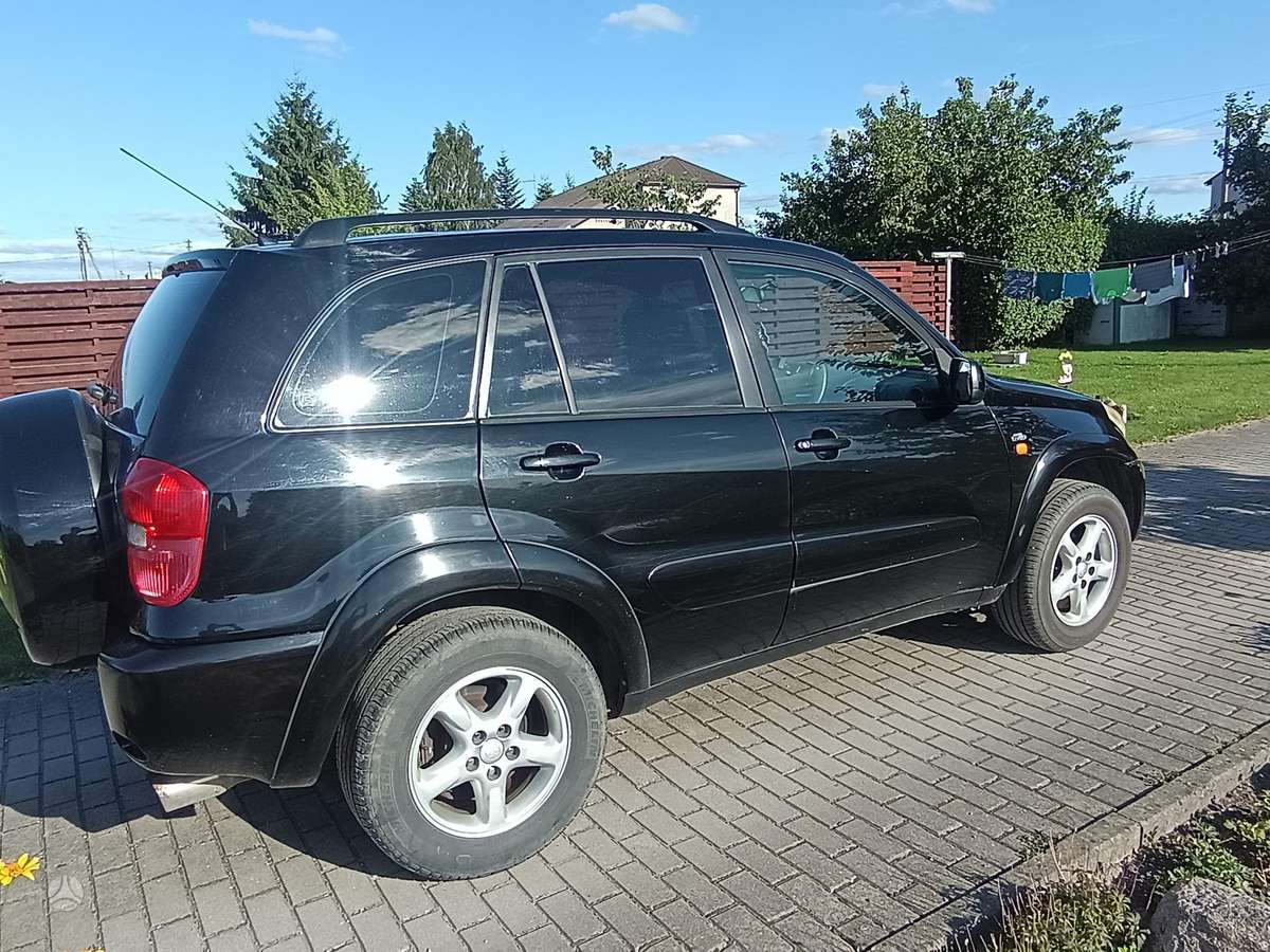 Toyota RAV4 - 8