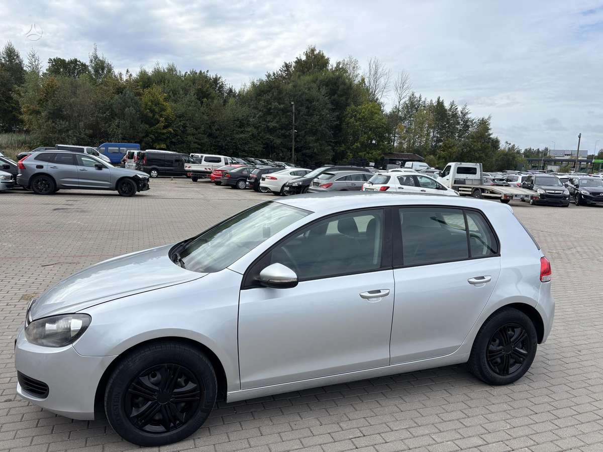 Volkswagen Golf - 2