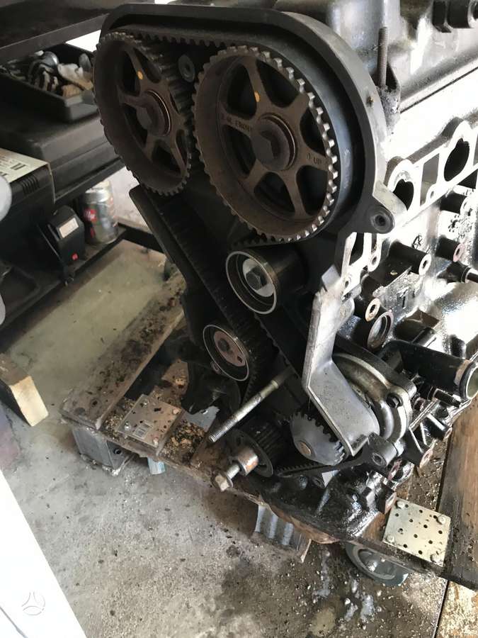 Jeep Cherokee детали двигателя