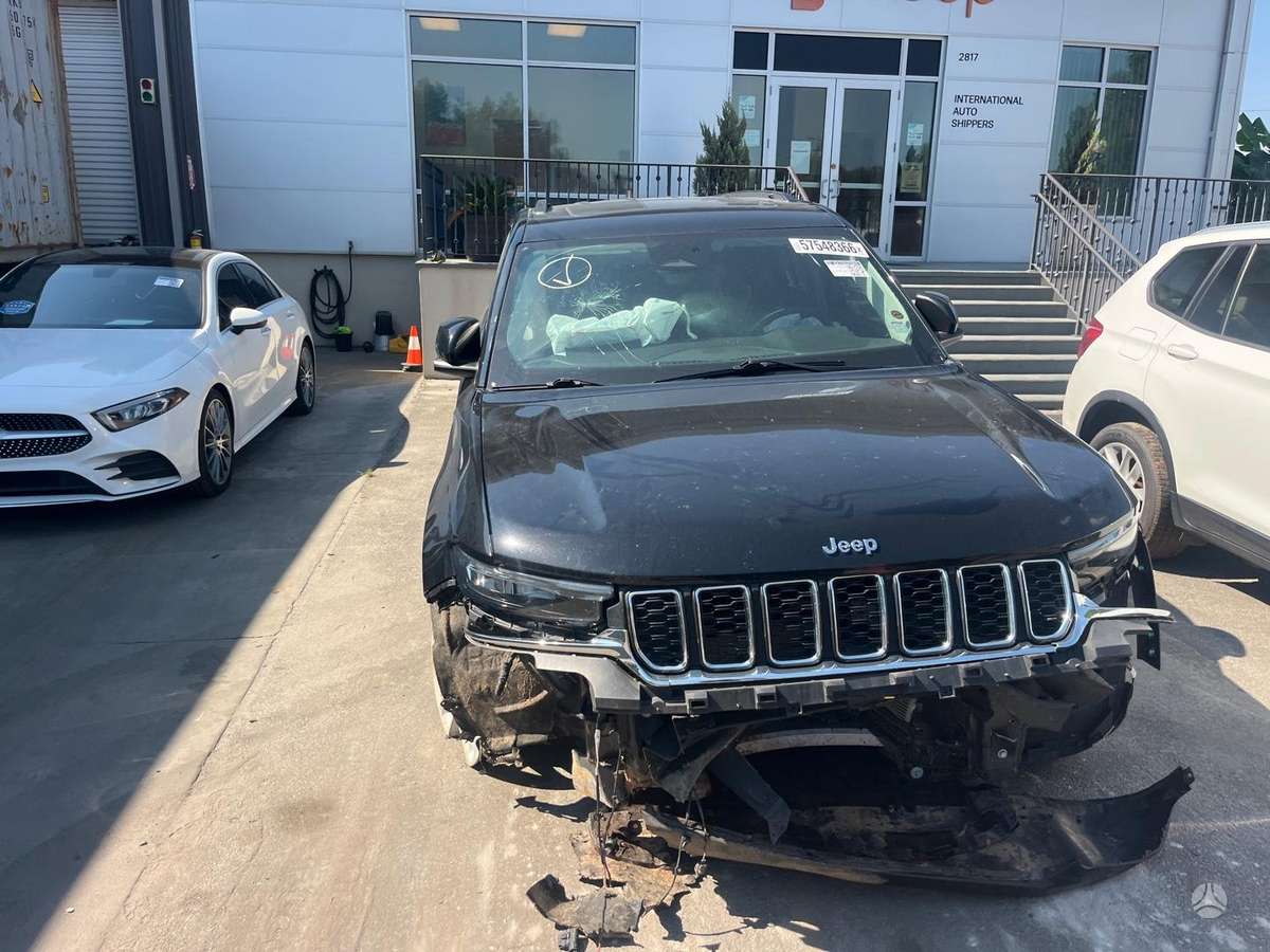 Jeep Grand Cherokee - 8