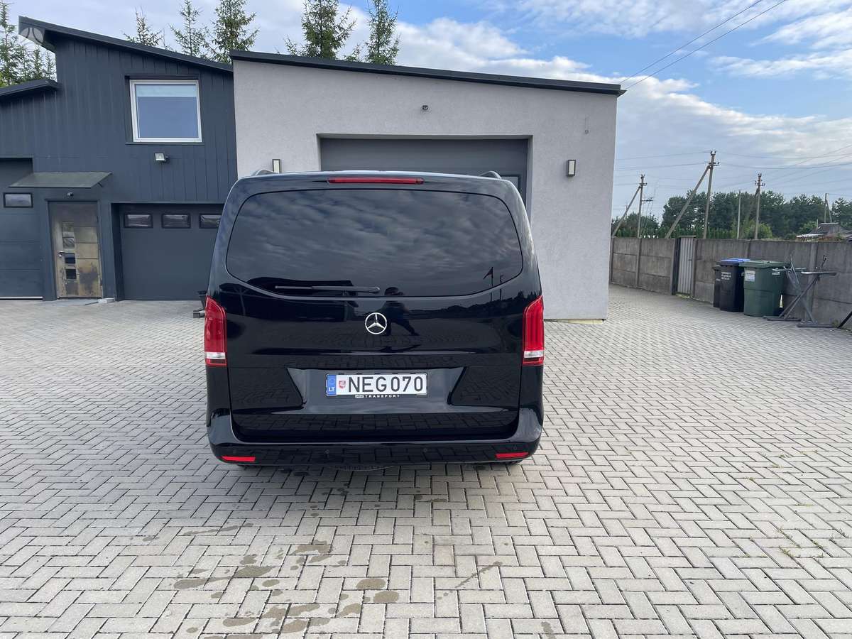 Mercedes-Benz V250 - 8