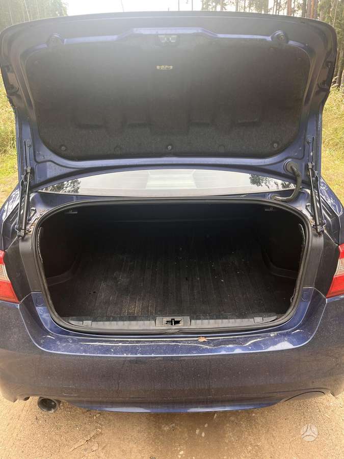 Subaru Legacy - 9