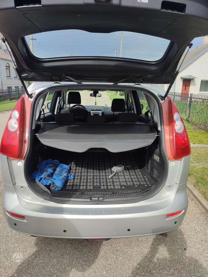 Mazda 5 - 7