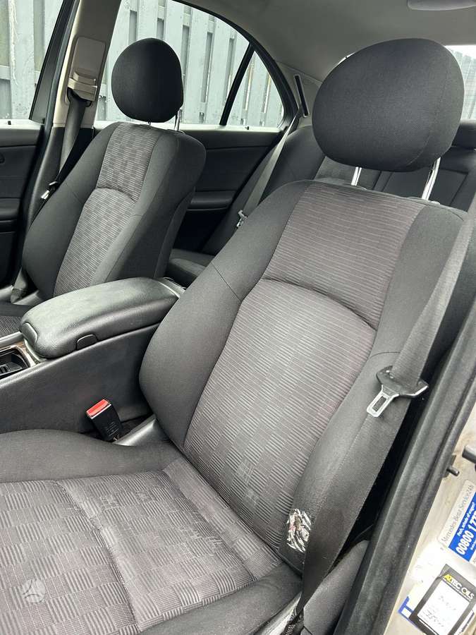 Mercedes-Benz C200 - 6