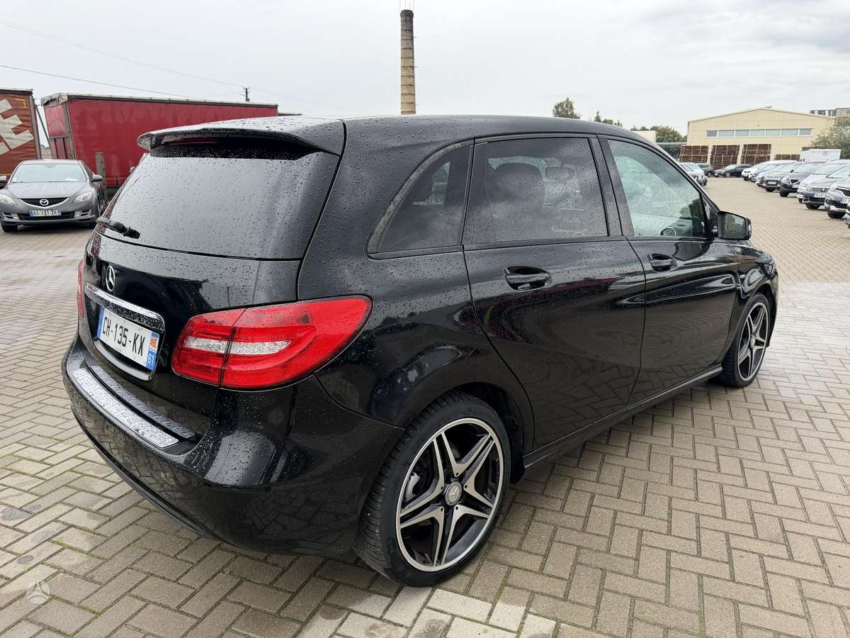 Mercedes-Benz B200 - 12