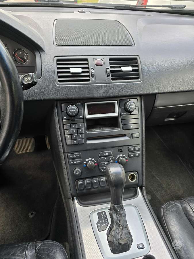 Volvo XC90 - 11