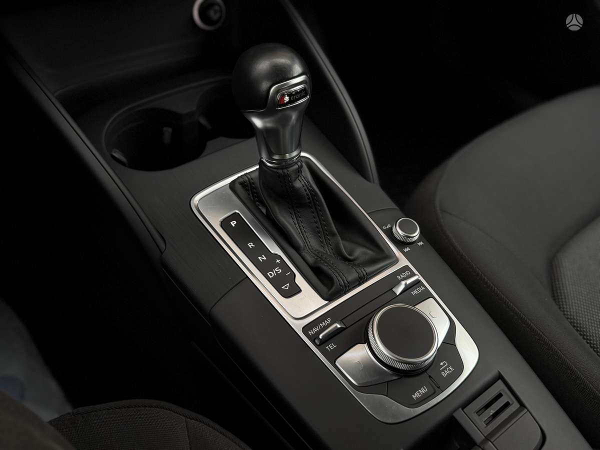 Audi A3, 1.6 l., hatchback