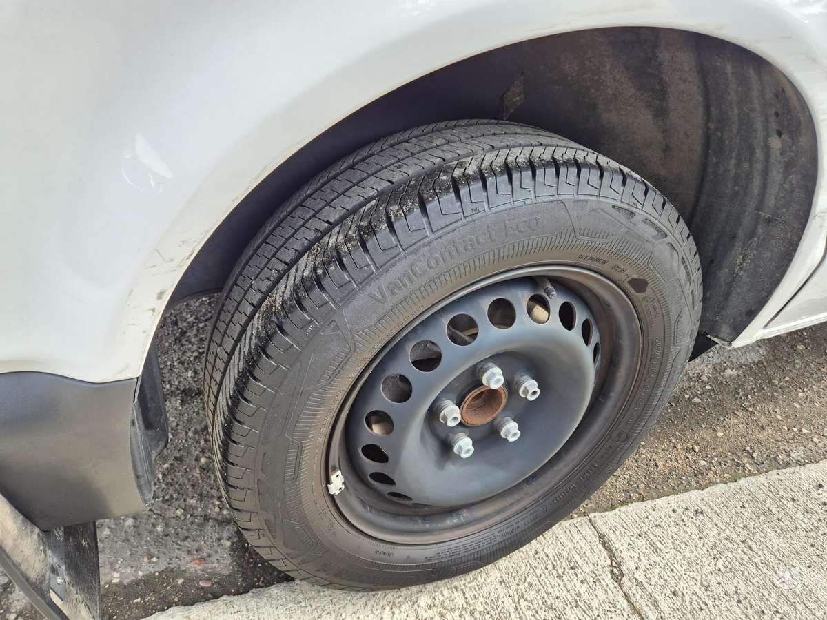 Volkswagen Transporter - 9