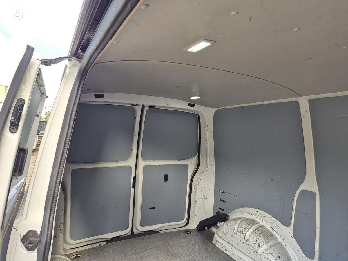 Volkswagen Transporter - 10