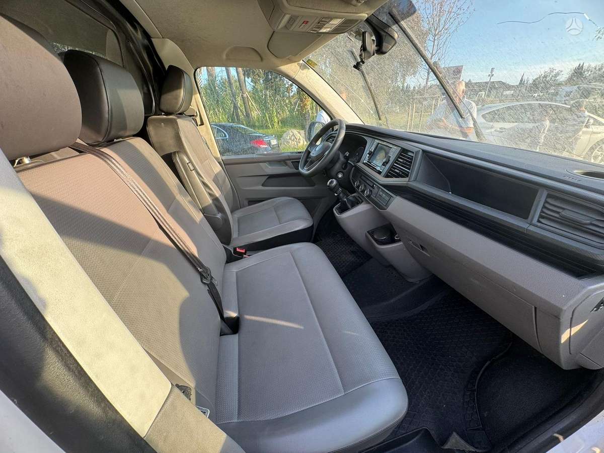 Volkswagen Transporter - 12