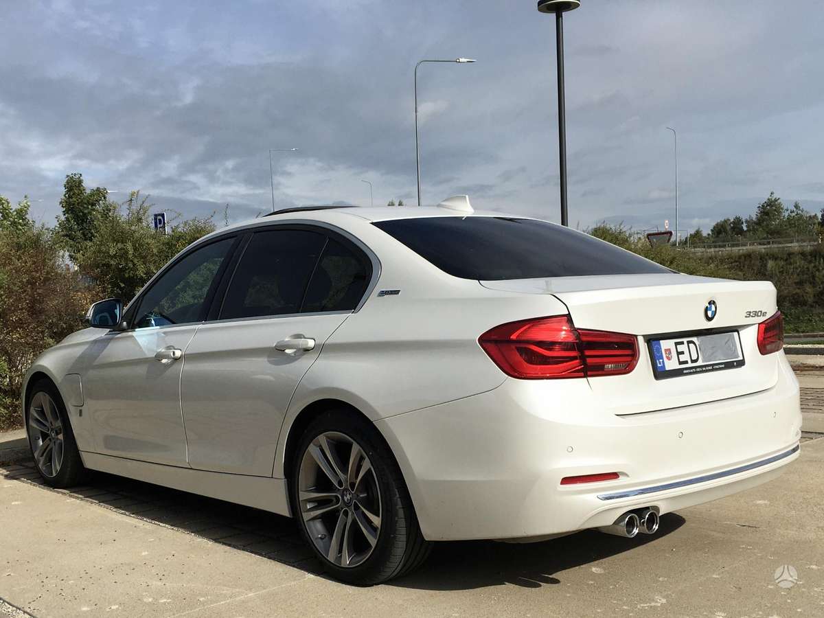BMW 330 - 8