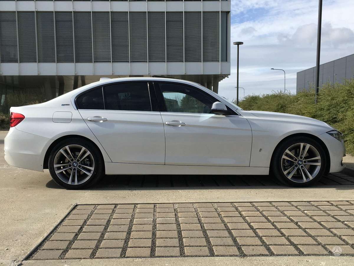 BMW 330 - 3