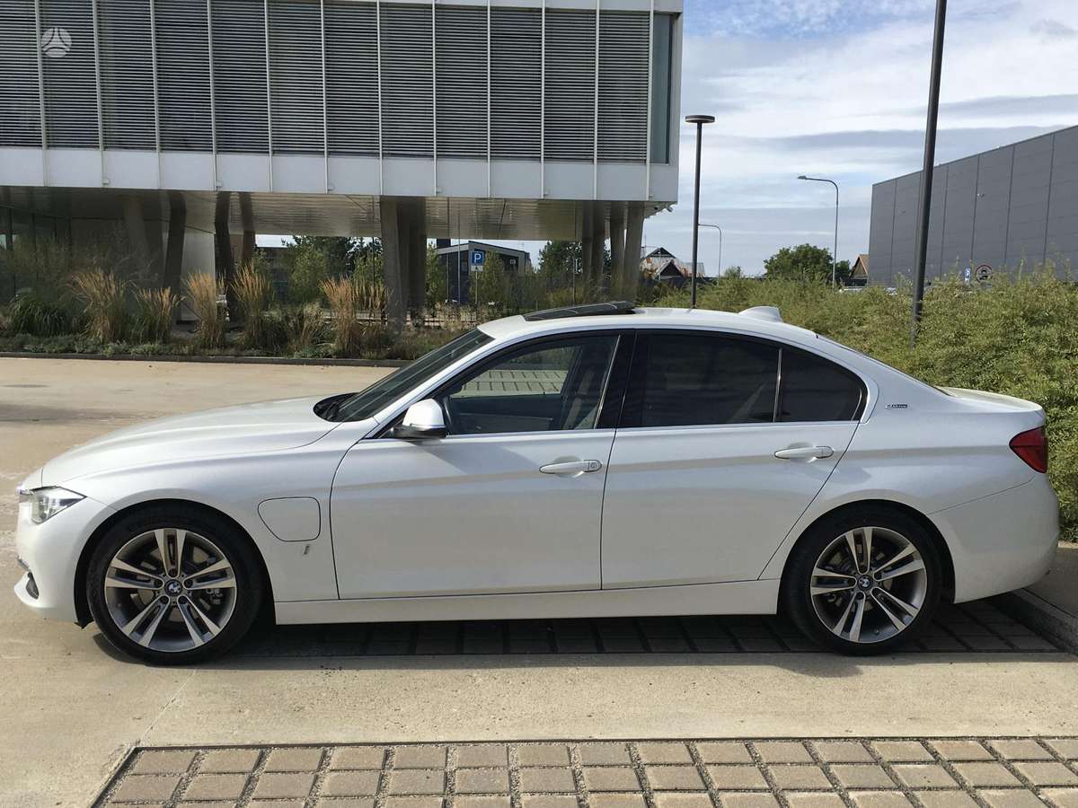 BMW 330 - 4