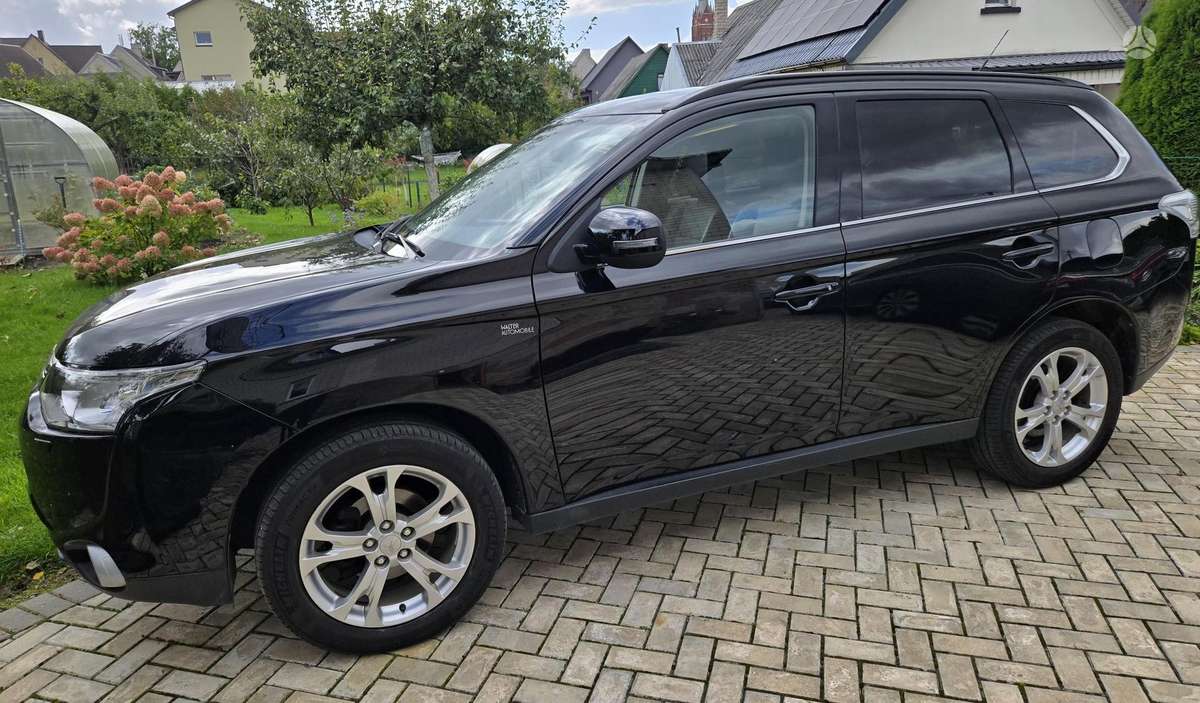 Mitsubishi Outlander - 4