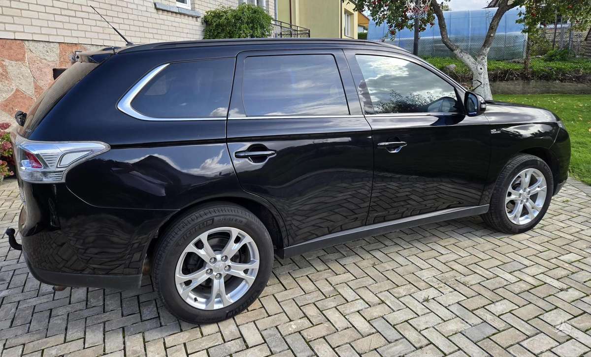 Mitsubishi Outlander - 5
