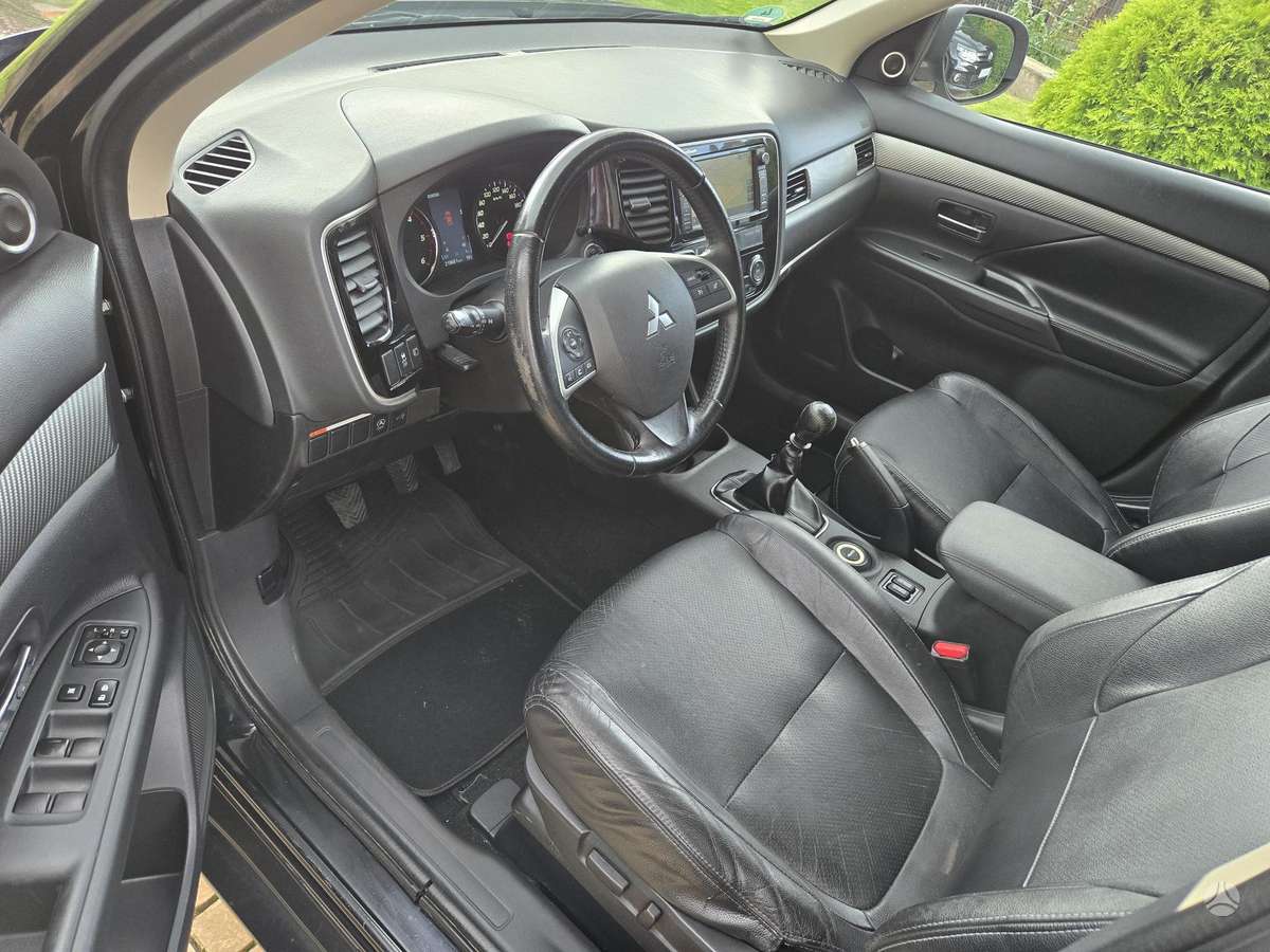 Mitsubishi Outlander - 9