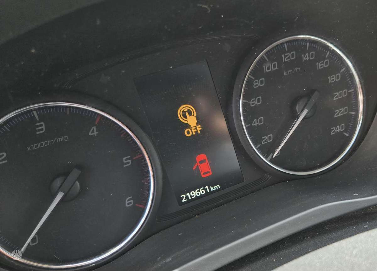 Mitsubishi Outlander - 8
