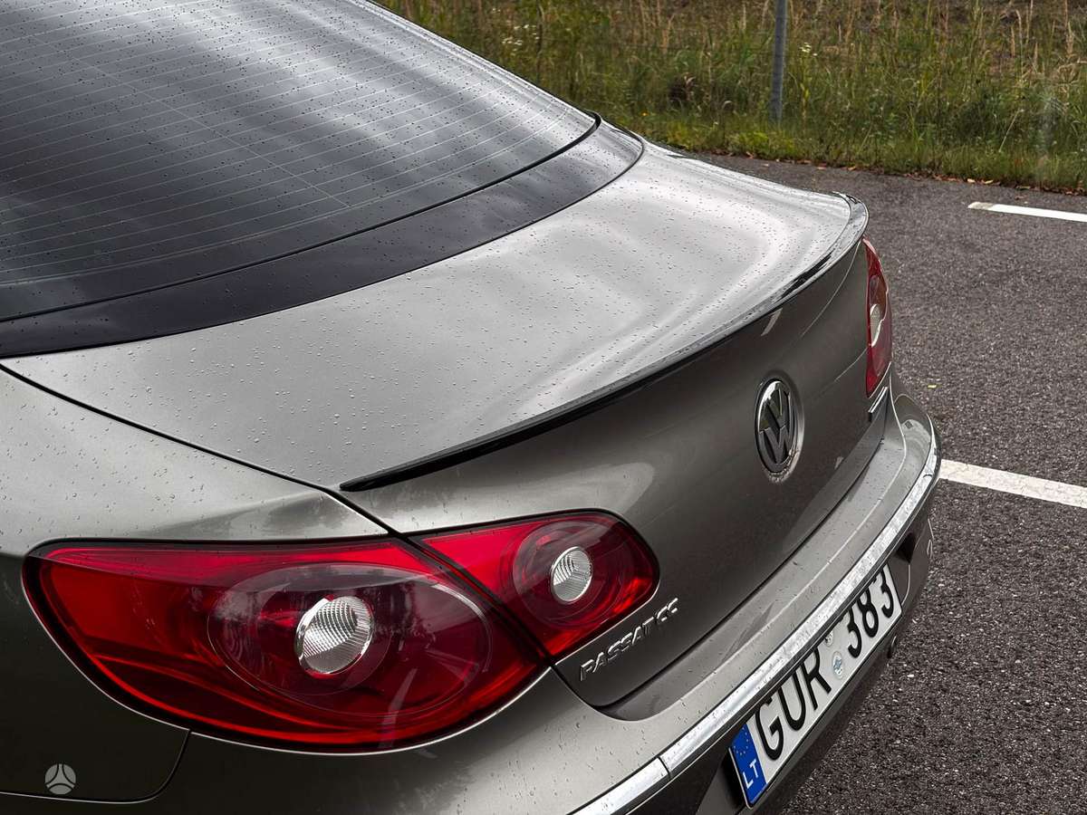 Volkswagen Passat CC - 11