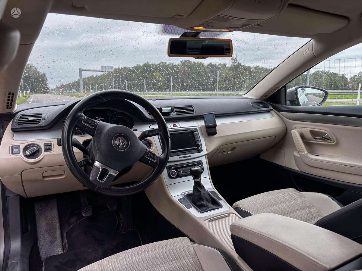 Volkswagen Passat CC - 12