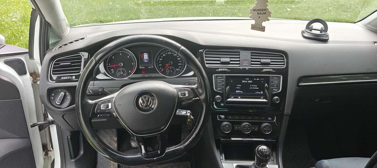 Volkswagen Golf - 9