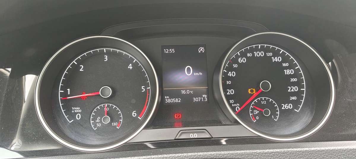 Volkswagen Golf - 10