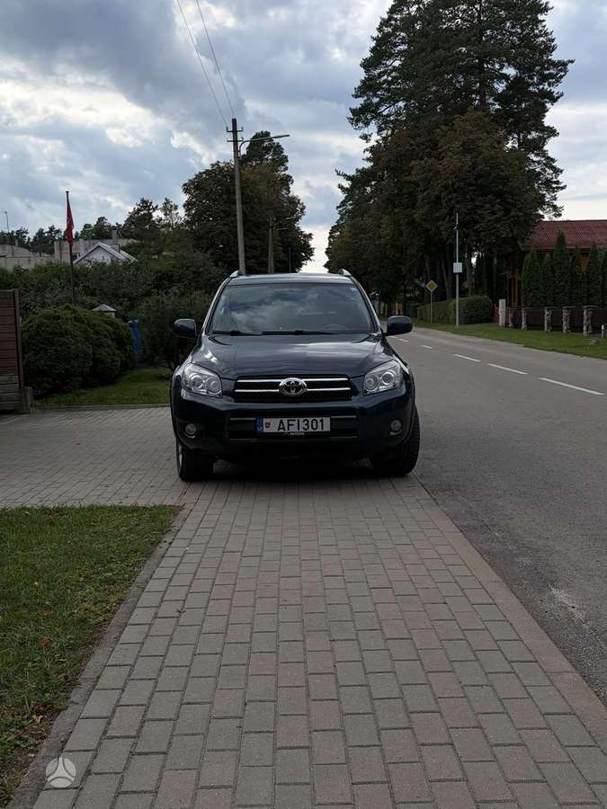 Toyota RAV4 - 2