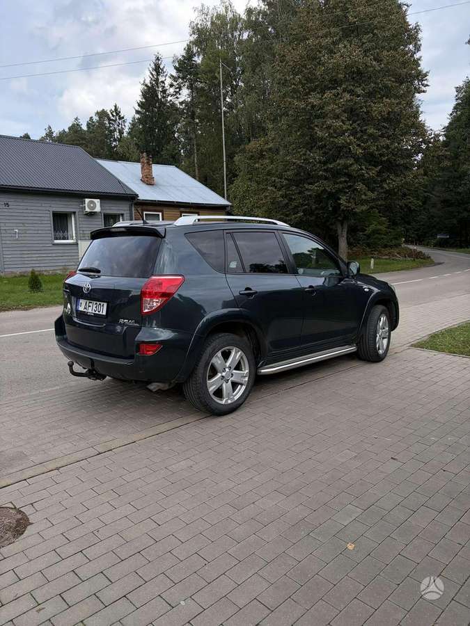 Toyota RAV4 - 5