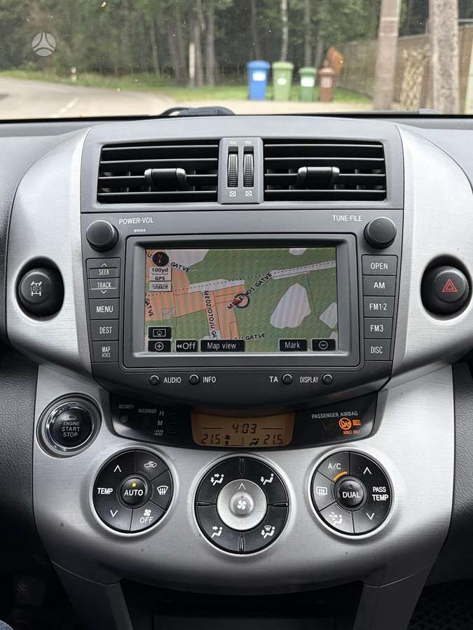 Toyota RAV4 - 10