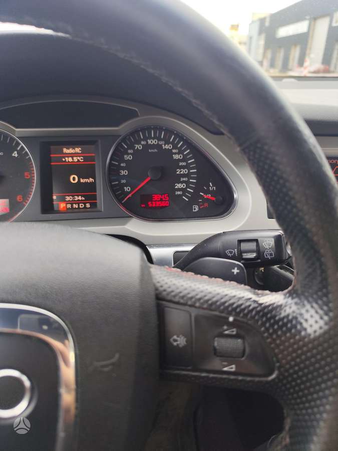 Audi A6 - 1