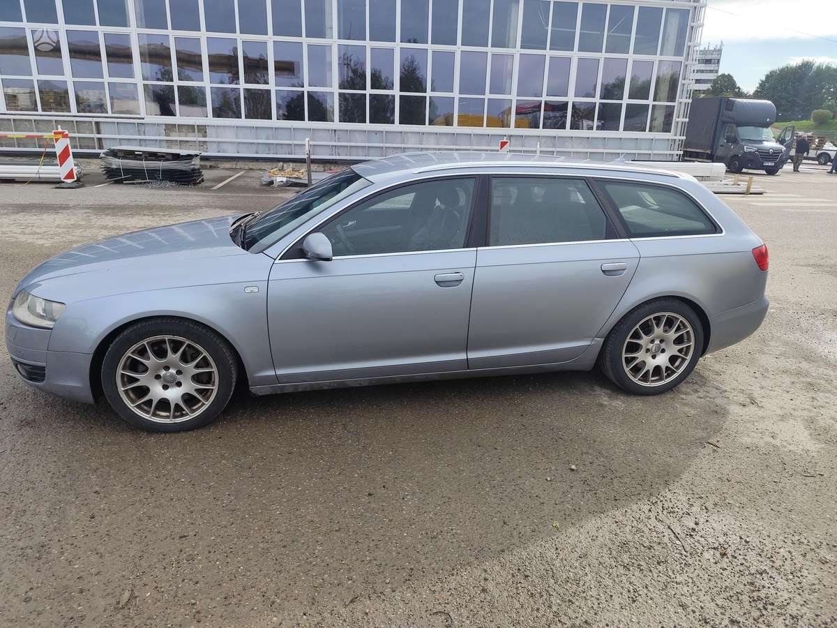 Audi A6 - 4