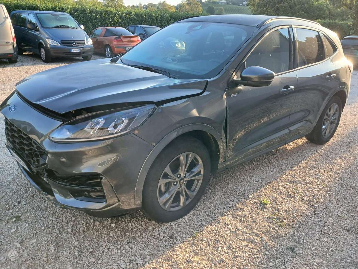 Ford Kuga - 4