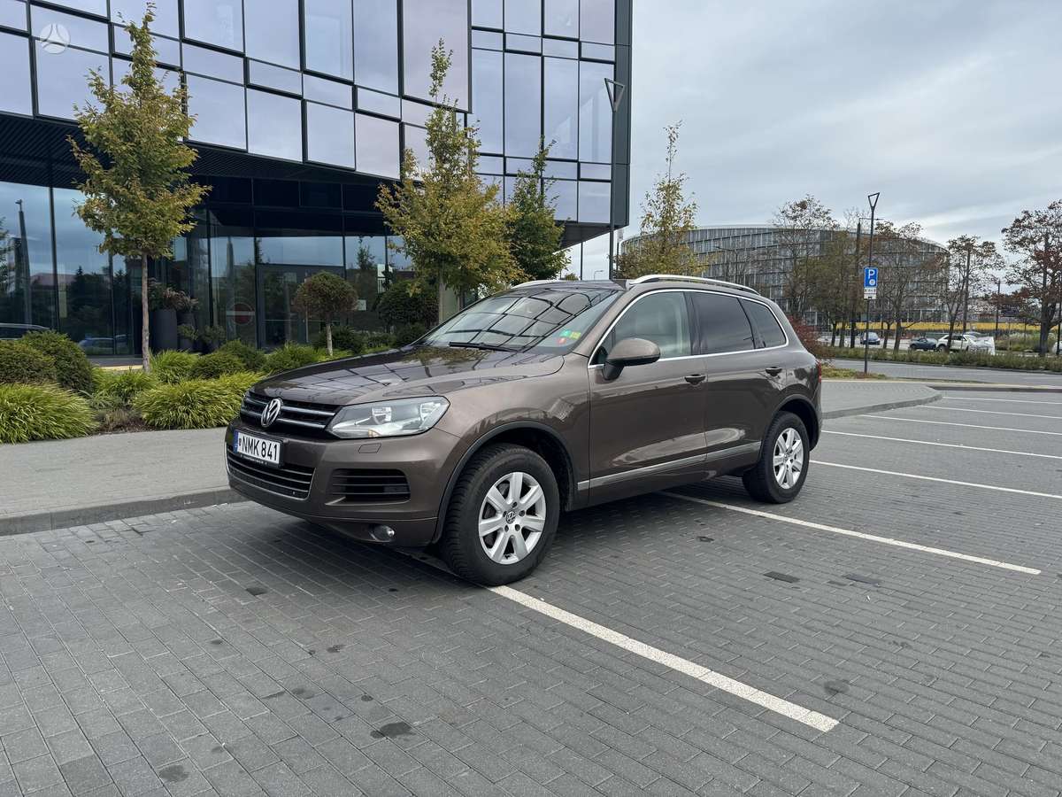 Volkswagen Touareg - 1